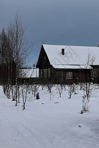 冬天农村房子的风景图片