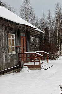 冬天的乡村小屋图片