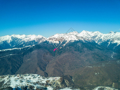 滑翔伞在罗萨胡托尔滑雪胜图片