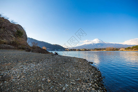 春季在川口子湖的富士山富士山是日本图片