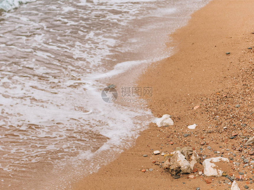 沙滩和海浪图片