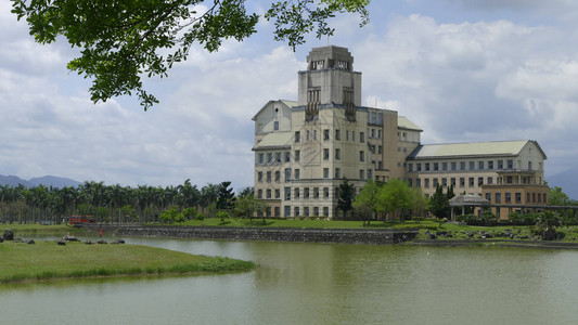 最美大学台东华大学背景