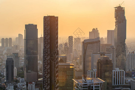 曼谷市风景泰国曼谷日落时建造高楼的商业图片