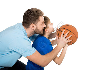父亲和儿子打篮球图片