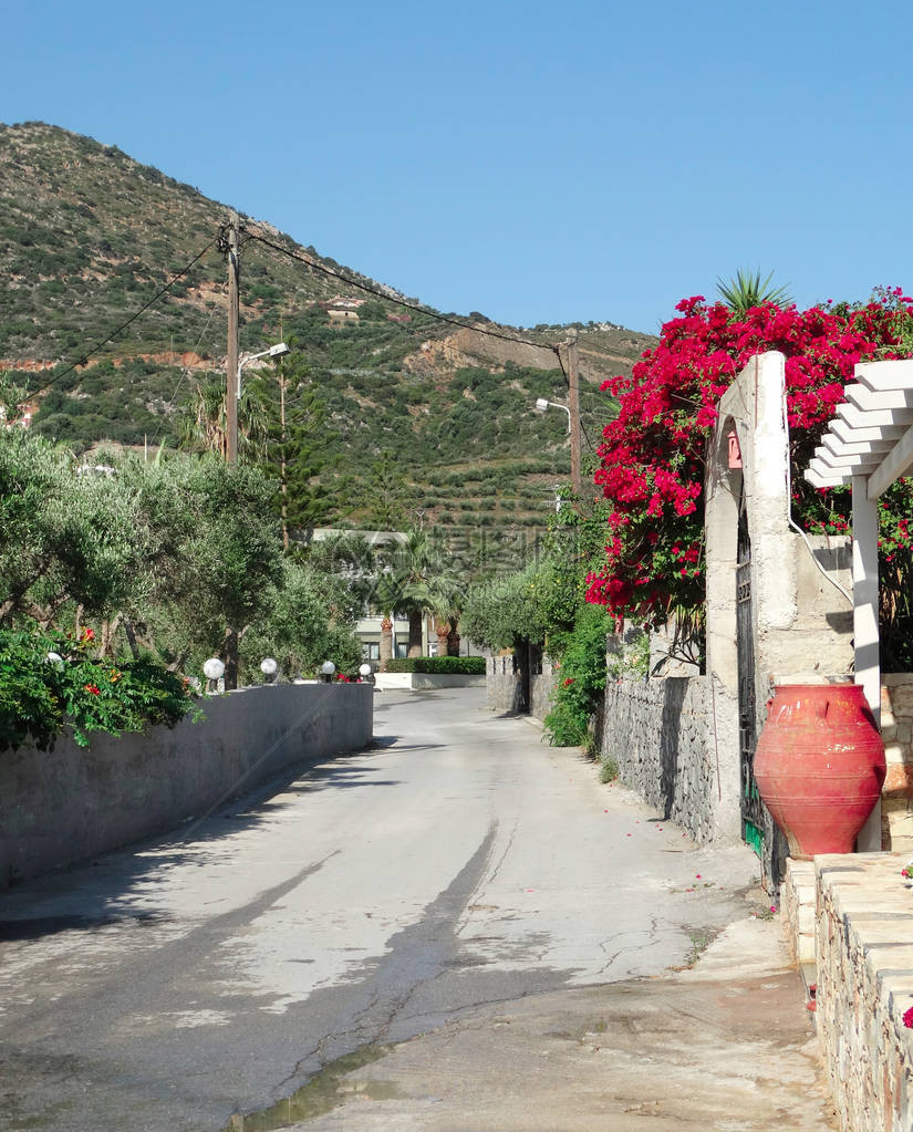 希腊传统的街道和房屋建筑结构详情图片