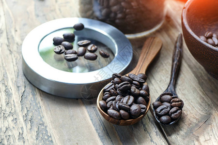 关于食物和饮料主题的木制咖啡豆图片