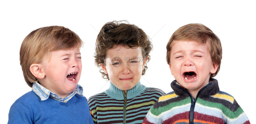 三个孩子哭图片