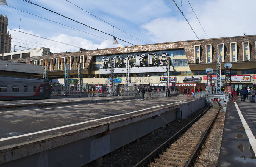 莫斯科九个主要火车站之一的帕韦列茨基站的台图片