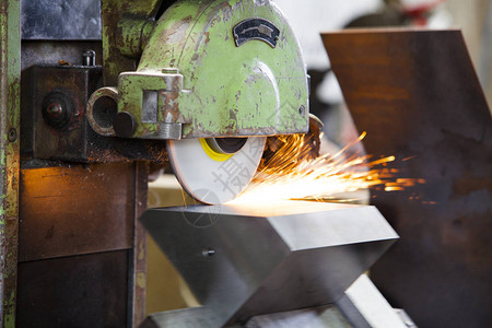 金属加工业用水平研磨机粉碎金图片