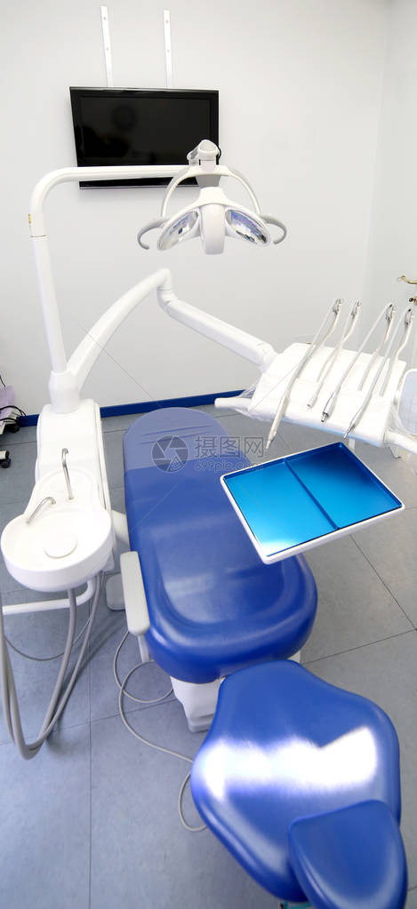 现代牙科门诊室配有牙科护理专用图片