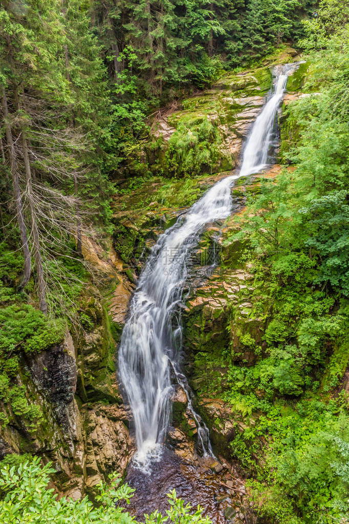 波兰山脉的瀑布苏台图片