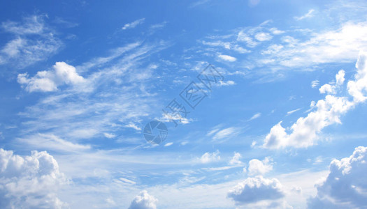 天空新鲜空气的本质是白图片