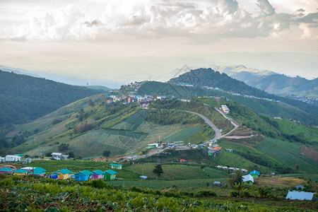 泰国山区的道路图片