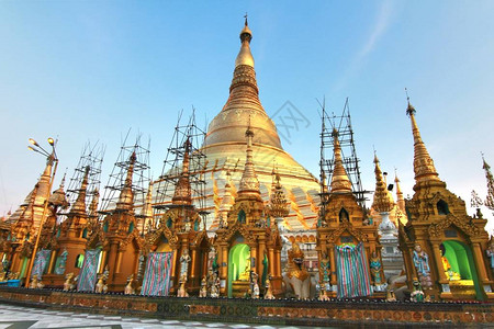 Shwedagon塔又称大达贡塔和金塔金塔是位于缅甸仰图片