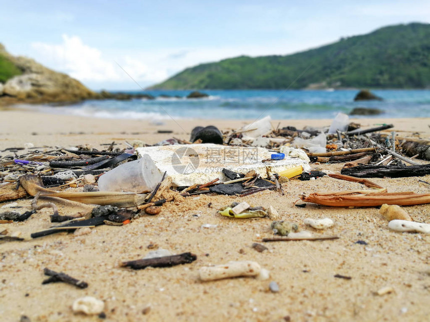 海滩上的污染和垃圾图片