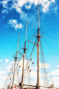 芬兰赫尔辛基港的历史帆船图片