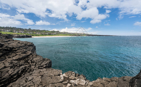 Point附近Maklaluapuna点高尔夫球场的海岸线和住房开发图片