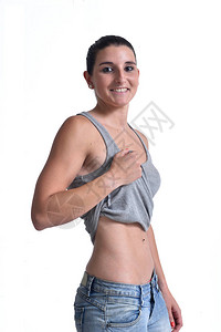 白色背景中女人的扁平腹部图片