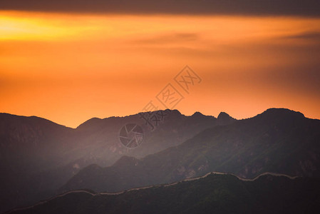 万里长城箭口荒原段背景图片