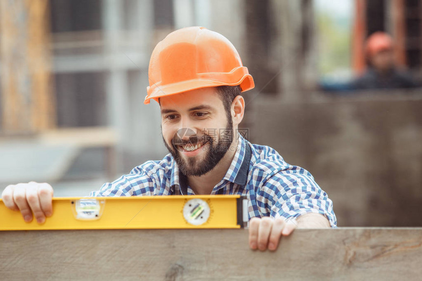 男工作楼建筑工程职业衡量标准图片