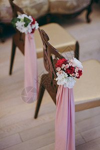 婚礼的椅子装饰漂亮的带有图片