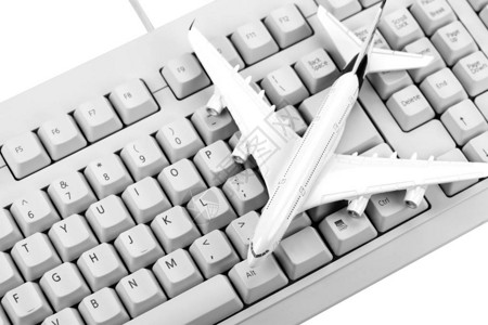 键盘上的模型飞机图片