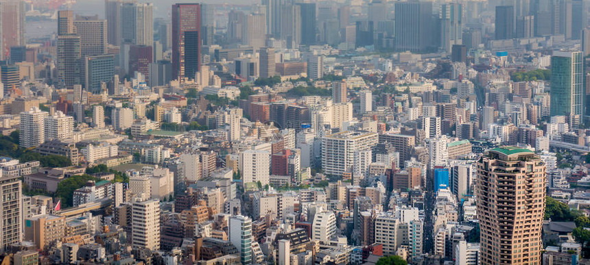 东京商业建筑和天空刮图片