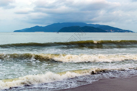 海景海滩之夜越南NhaTrang图片