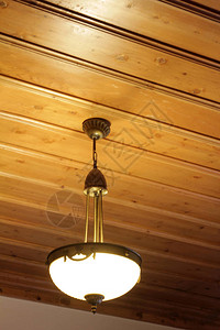 木天花板和枝形吊灯图片