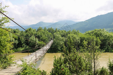 乌克兰喀尔巴阡山脉Shodnica河图片