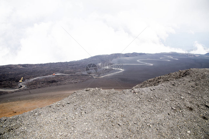 埃特纳火山口和火山景观图片