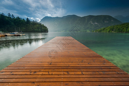 斯洛文尼亚Bohijn湖的清静和图片