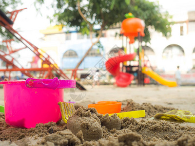 挖沙的玩具有美丽的颜色背景图片