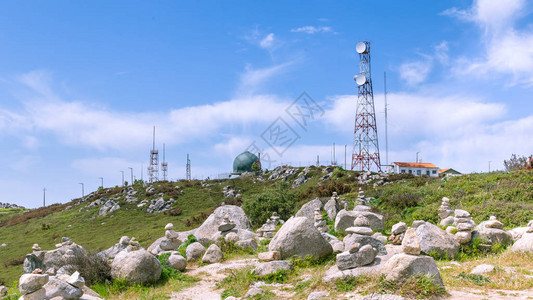 葡萄牙阿尔加夫山蒙希克山最高山顶的传输高清图片