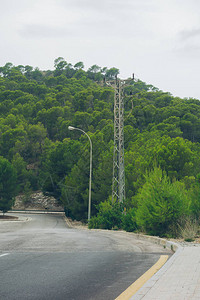 西班牙风景中的乡间小路图片