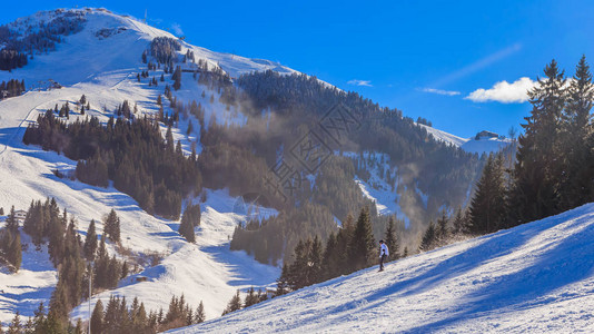 奥地利蒂罗尔州索尔市滑雪度图片