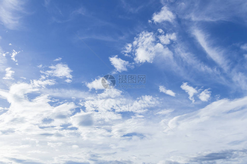 云天空背景自然背景图片