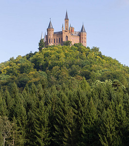 著名的Hohenzollern城堡的空中景象高清图片