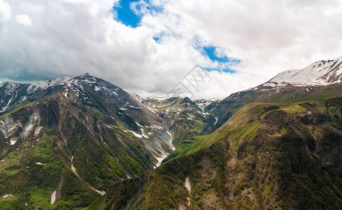 格鲁吉亚美丽的山脉图片