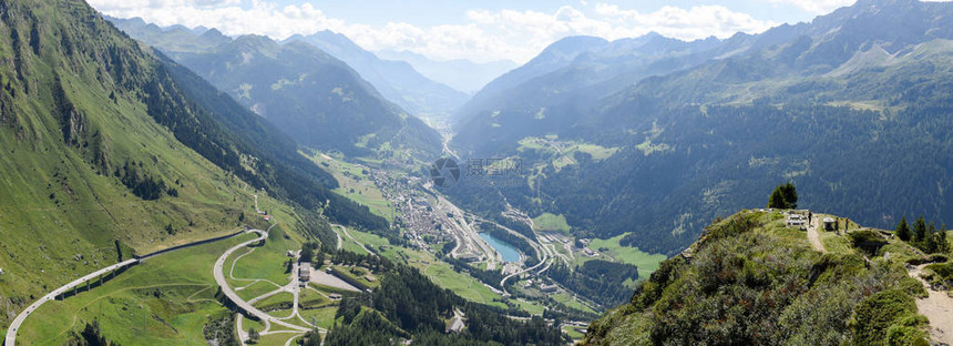 沿路到瑞士高特哈德山口的莱文图片
