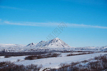冬季山水蓝天景观雪场图片