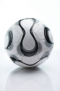 在白背景上隔离的足球黑白球脚轮孤立球Fo图片