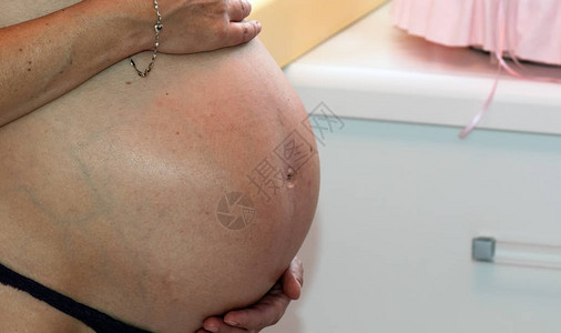 39周孕妇的肚子图片