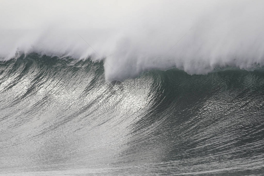 大浪与风浪葡萄牙北部海岸图片