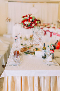 复古婚礼餐桌套装图片