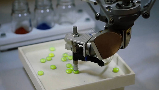 自动机器人制药行业机器人自动分拣球机器人按图片