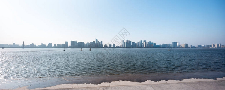 清净水和杭州建江城市风景背景图片