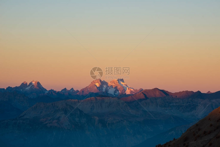 阿尔卑斯山脉的日落图片