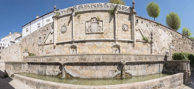 皇帝或卡洛斯五世喷泉塞拉德塞古拉高清图片