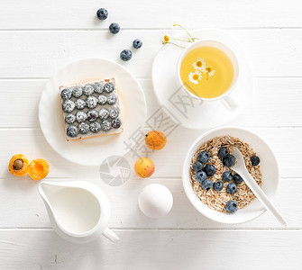 健康早餐果浆和水果鸡蛋图片